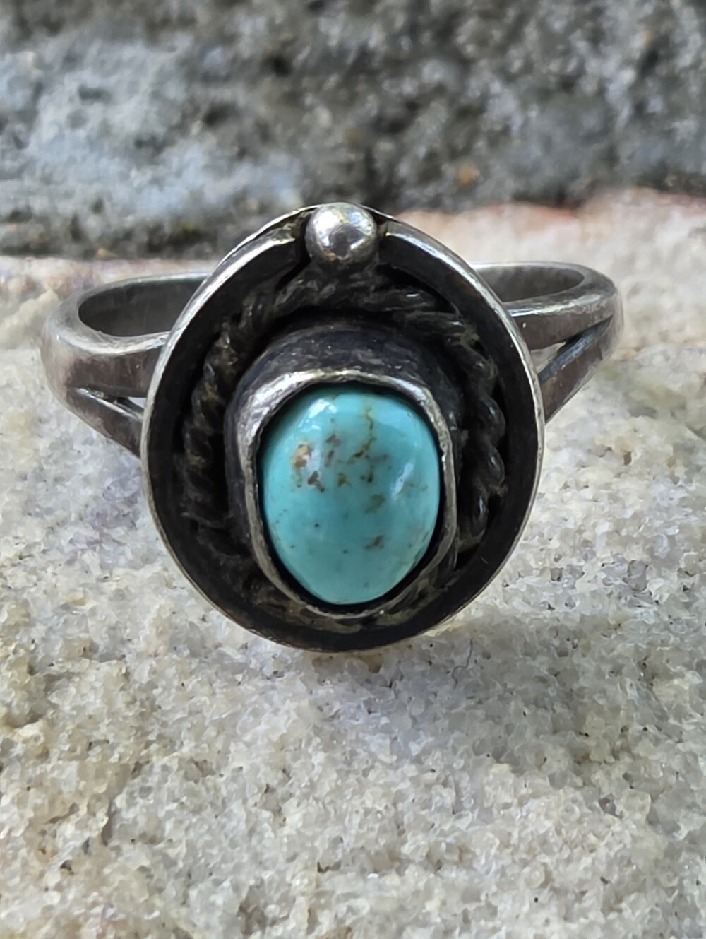 Vintage Sterling Silver Turquoise Stone Ring . Size 5.5
